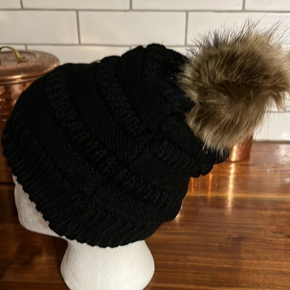 C C branded slouchy hat!! Beanie. New with Pom Pom - Picture 2 of 7